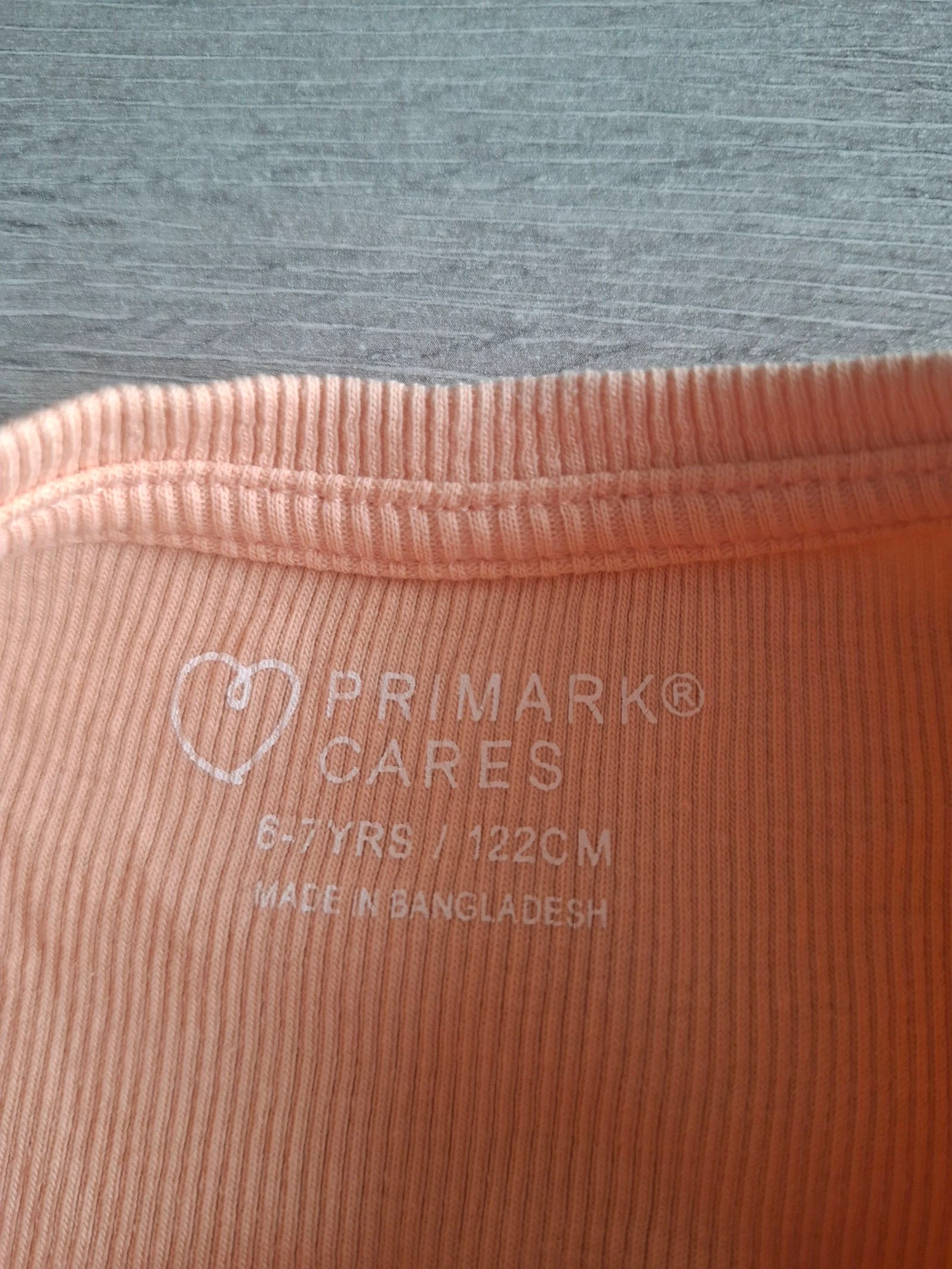 🌷F3-21🌷T-shirt canelado rosa claro Primark Cares – Tamanho 6-7 anos (122 cm) – Tendência e Confortável🌷 – photo 3